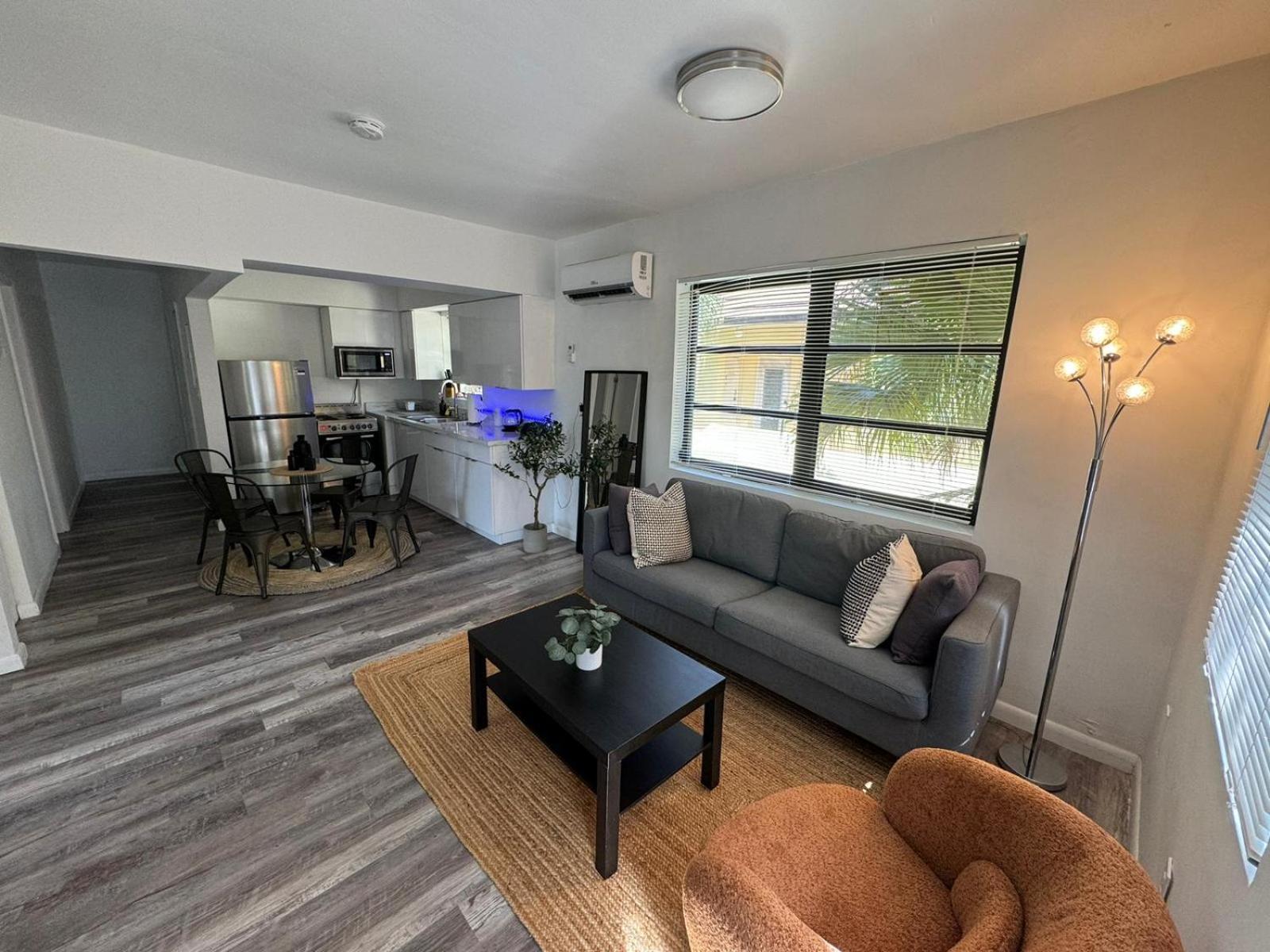 Fully Equipped Apartments With Parking Near Cocowalk Miami Dış mekan fotoğraf