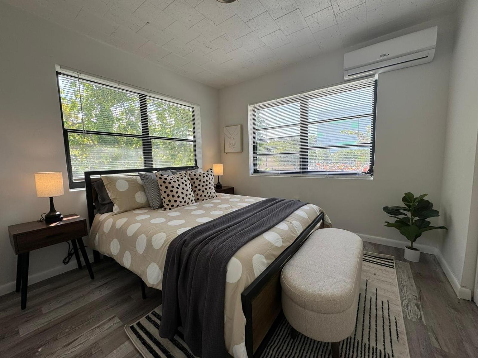 Fully Equipped Apartments With Parking Near Cocowalk Miami Dış mekan fotoğraf