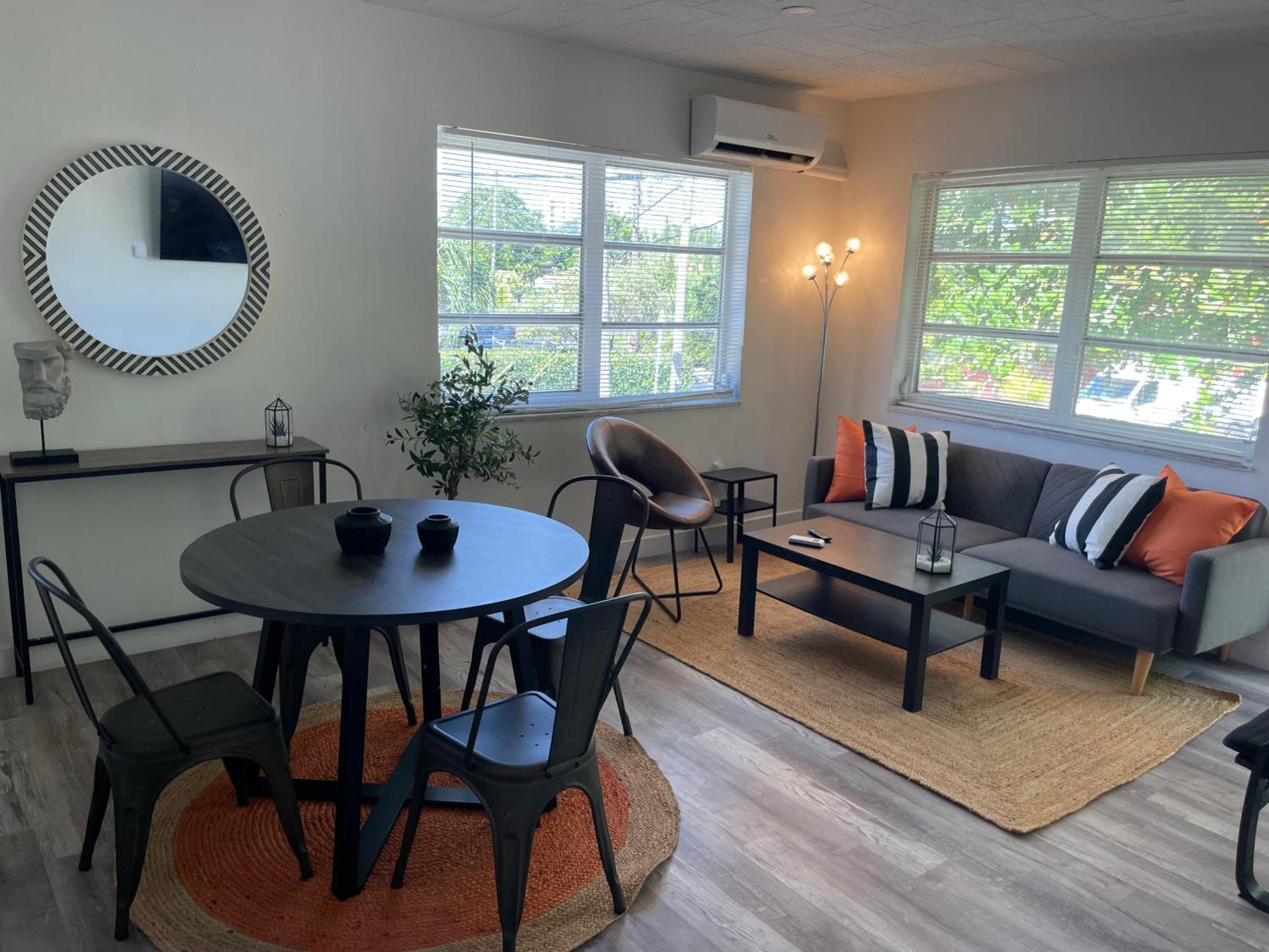 Fully Equipped Apartments With Parking Near Cocowalk Miami Dış mekan fotoğraf
