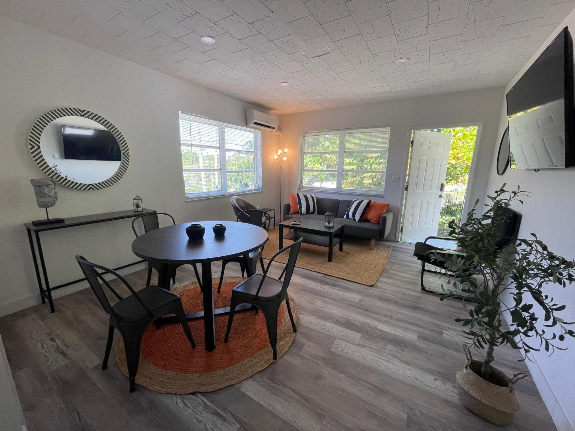 Fully Equipped Apartments With Parking Near Cocowalk Miami Dış mekan fotoğraf