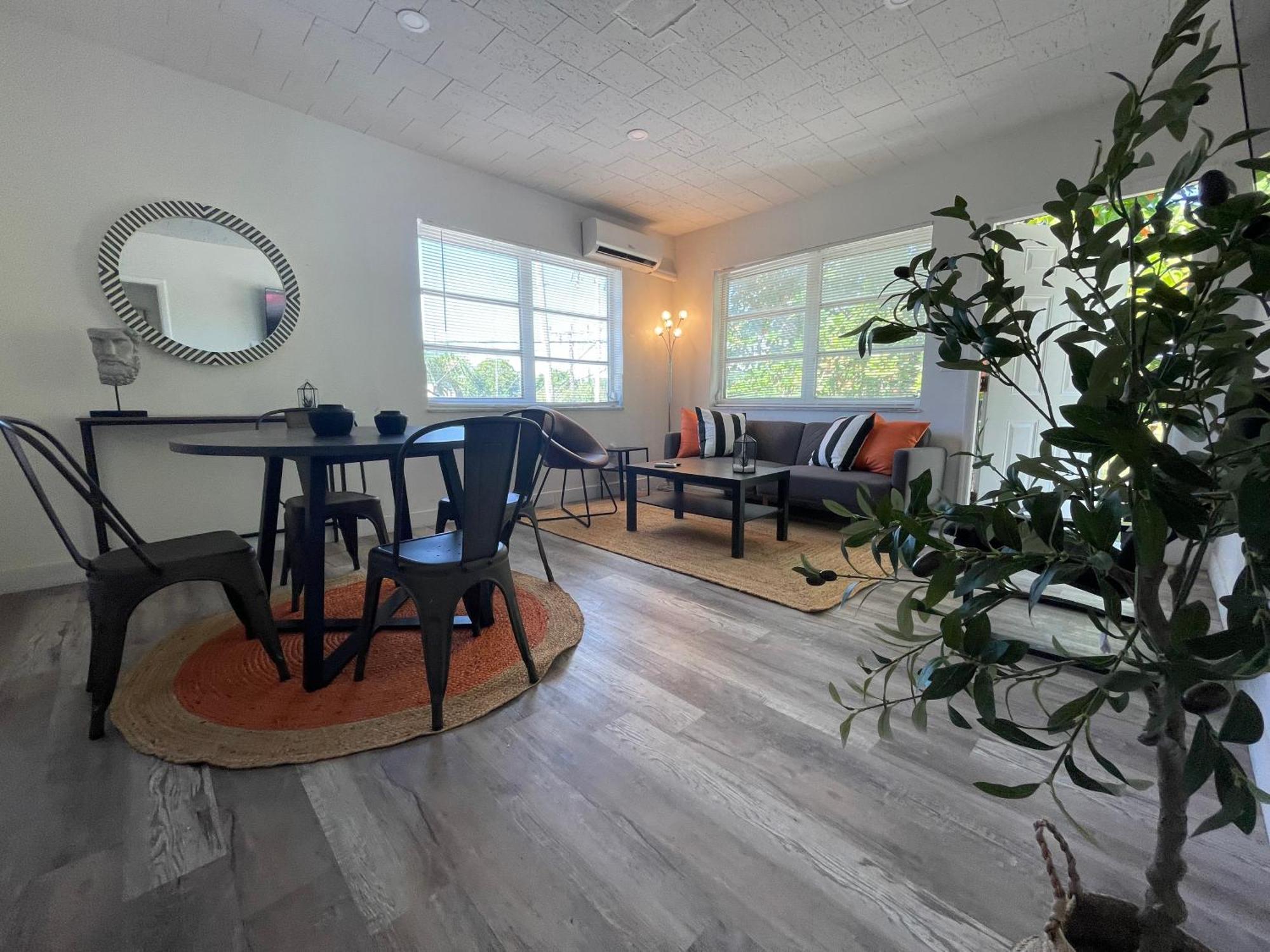 Fully Equipped Apartments With Parking Near Cocowalk Miami Dış mekan fotoğraf