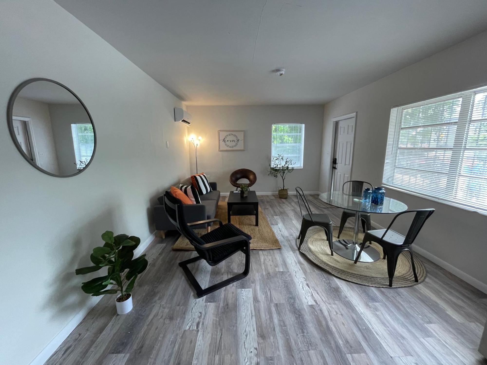 Fully Equipped Apartments With Parking Near Cocowalk Miami Dış mekan fotoğraf