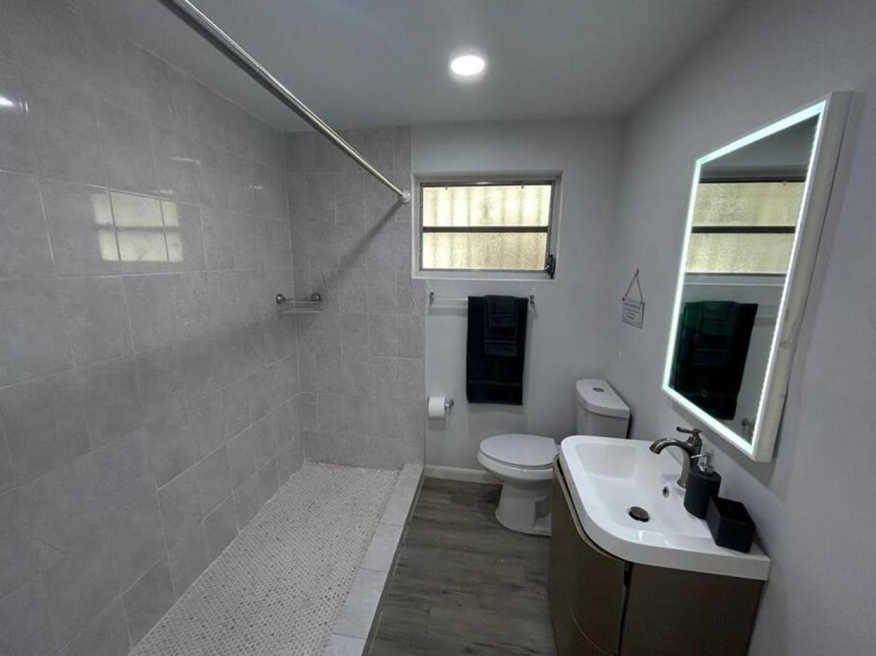 Fully Equipped Apartments With Parking Near Cocowalk Miami Dış mekan fotoğraf
